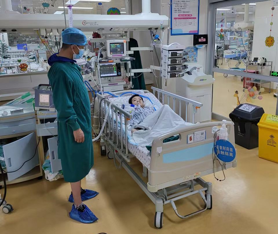 岫岩满族自治县跨省救护车出租公司